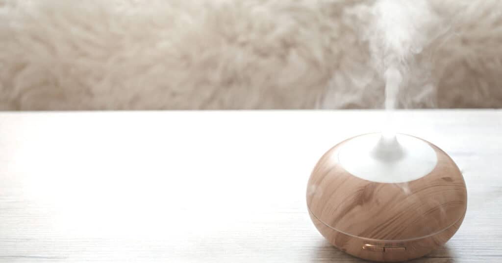 essential oil diffuser diffusing essential oil